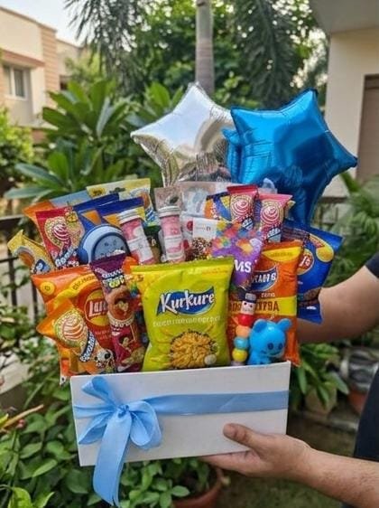 The Ultimate Munchies & Balloon Snack Hamper - Image 4